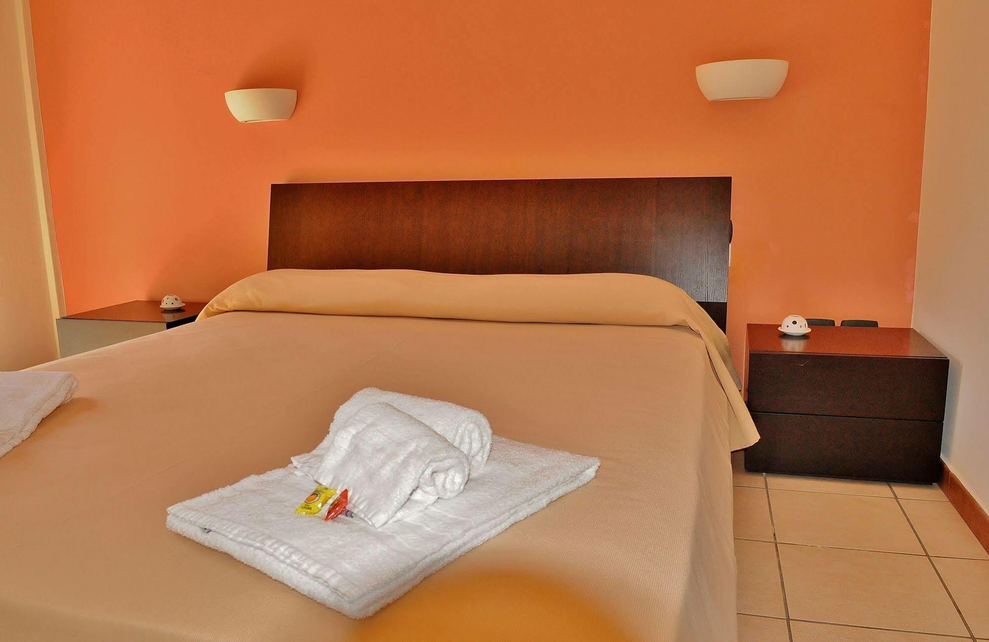Hotel Rasula Alta Gravina di Catania Exterior photo